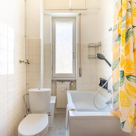 - A 10 Minuti A Piedi Dal Teatro Ariston 公寓