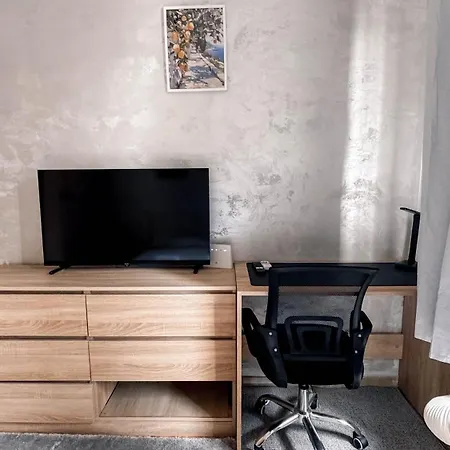 - A 10 Minuti A Piedi Dal Teatro Ariston Apartment *